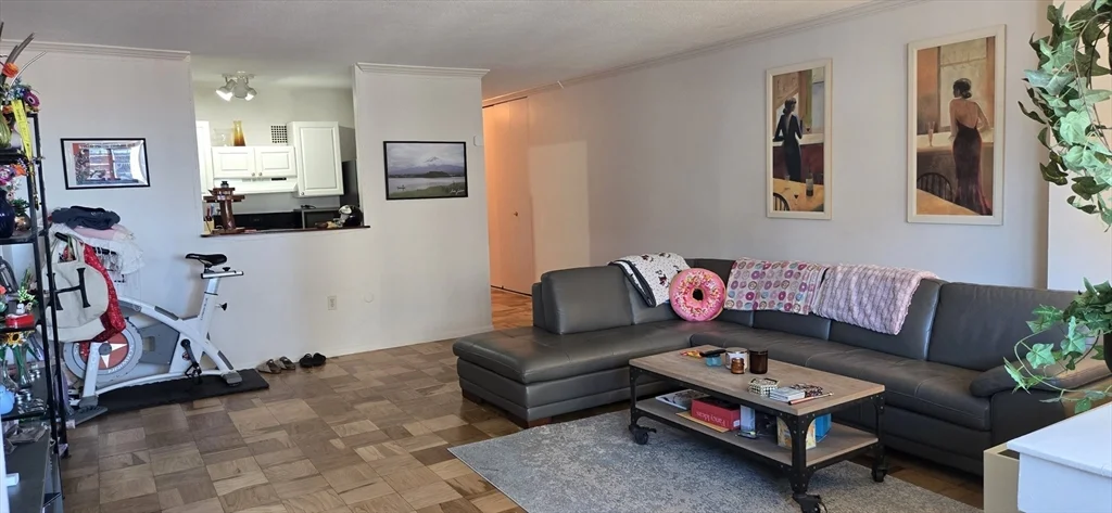 Studio bed, 1 bath apartment for rent at 2 Hawthorne Unit 16f, West End — photo 3 of 9