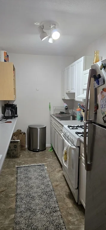 Studio bed, 1 bath apartment for rent at 2 Hawthorne Unit 16f, West End — photo 5 of 9