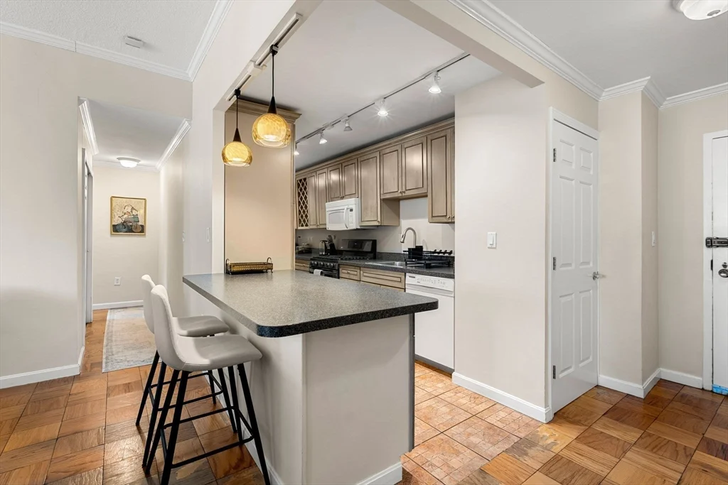 2 bed, 2 bath apartment for rent at 2 Hawthorne Unit 17M, West End — photo 23 of 33