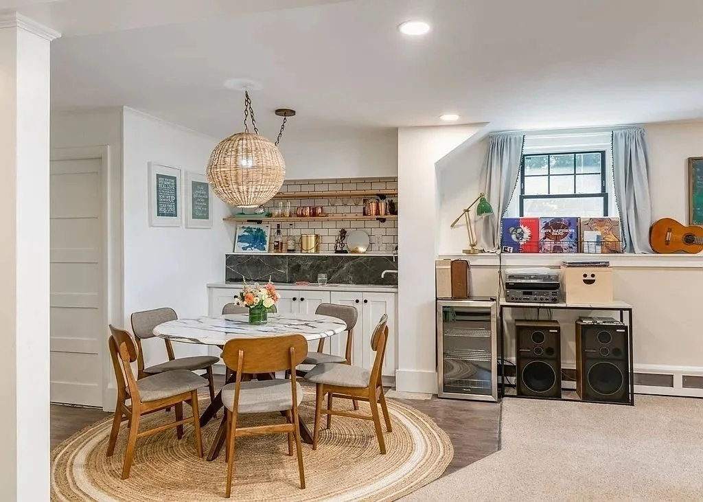 4 bed, 3 bath apartment for rent at 2 Hazelwood Dr, Hingham — photo 18 of 26