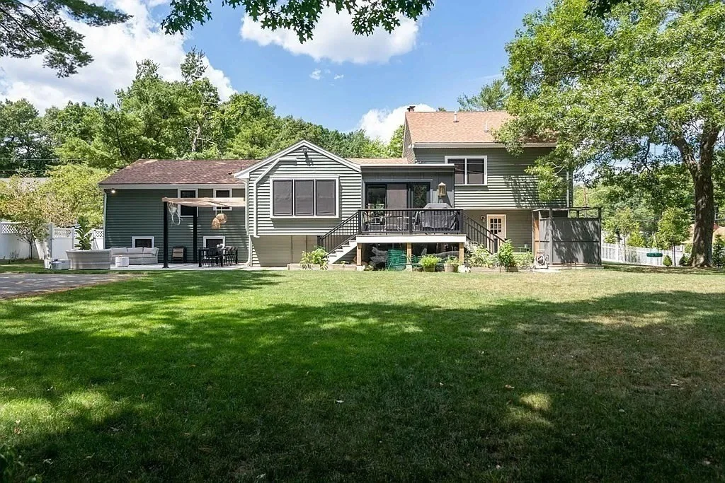 4 bed, 3 bath apartment for rent at 2 Hazelwood Dr, Hingham — photo 20 of 26