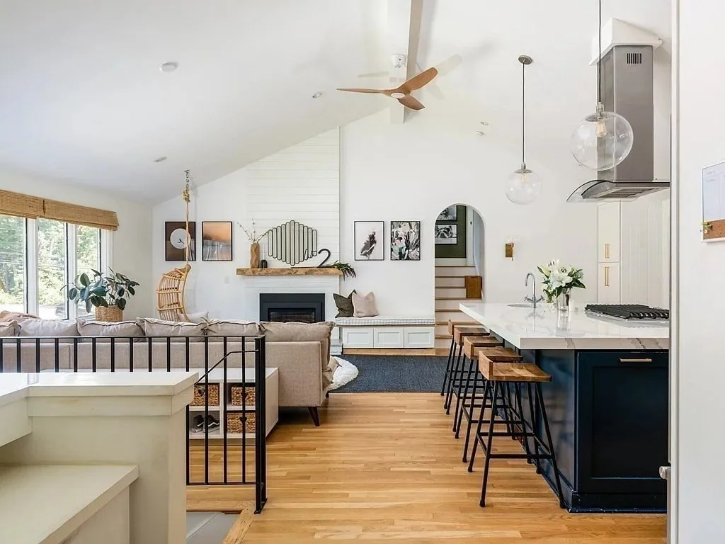 4 bed, 3 bath apartment for rent at 2 Hazelwood Dr, Hingham — photo 1 of 26