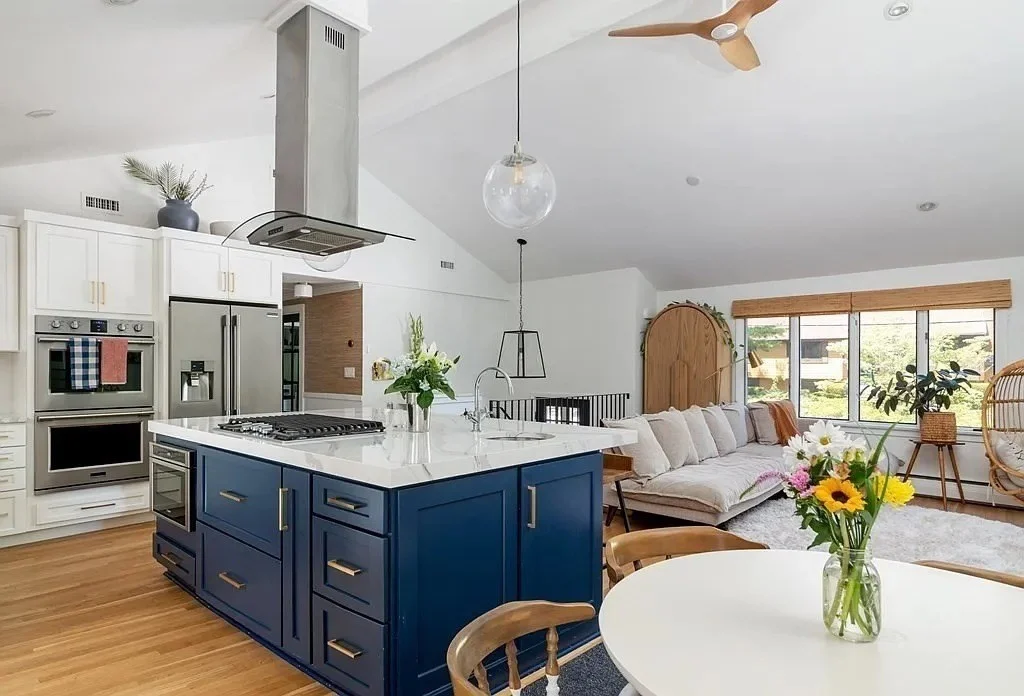 4 bed, 3 bath apartment for rent at 2 Hazelwood Dr, Hingham — photo 3 of 26