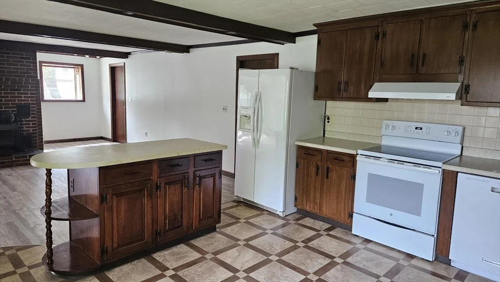 4 bed, 2 bath apartment for rent at 2 Hedgeway St Unit 1, Ayer — photo 11 of 28