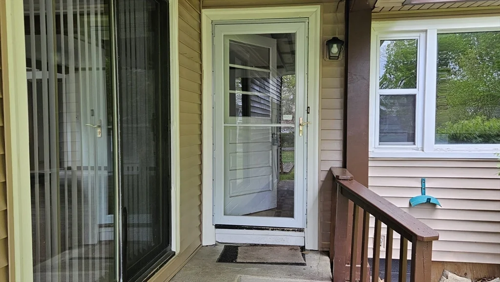 4 bed, 2 bath apartment for rent at 2 Hedgeway St Unit 1, Ayer — photo 3 of 28