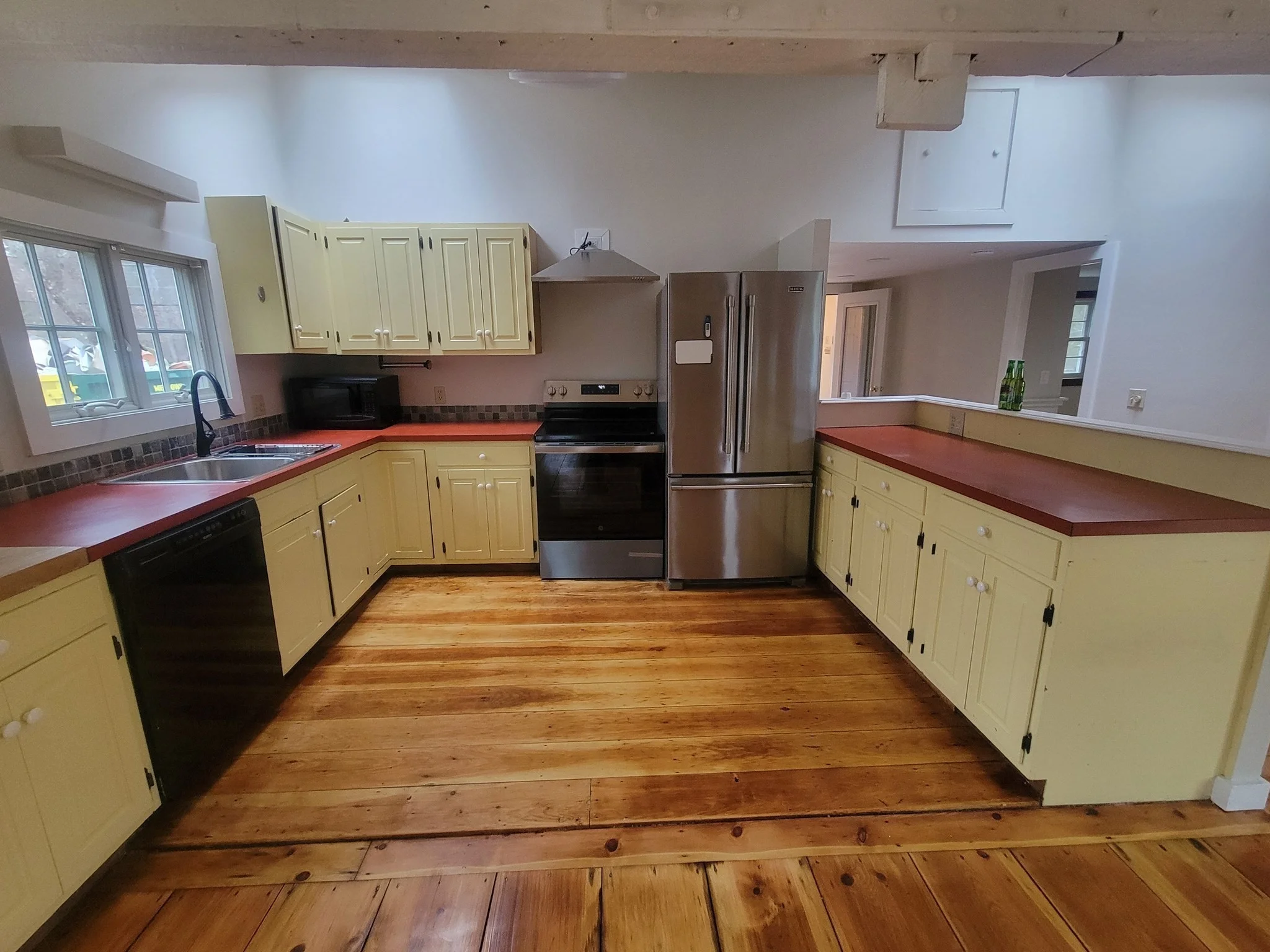 2 bed, 2 bath apartment for rent at 2 Highfield Rd Unit 2, Newbury — photo 4 of 13