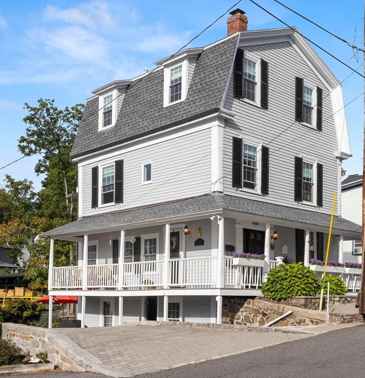 2 bed, 1 bath apartment for rent at 2 Highland Ter Unit 1, Marblehead — photo 1 of 17
