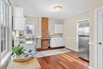 2 bed, 1 bath apartment for rent at 2 Highland Ter Unit 1, Marblehead — photo 8 of 17