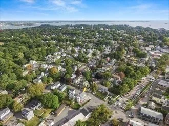 2 bed, 1 bath apartment for rent at 2 Highland Ter Unit 1, Marblehead — photo 16 of 17