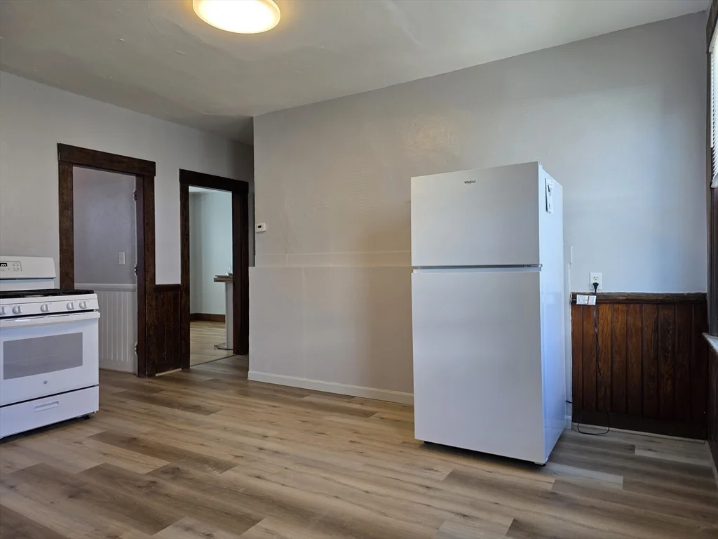3 bed, 1 bath apartment for rent at 2 Hillside St Unit 3, Worcester — photo 5 of 30