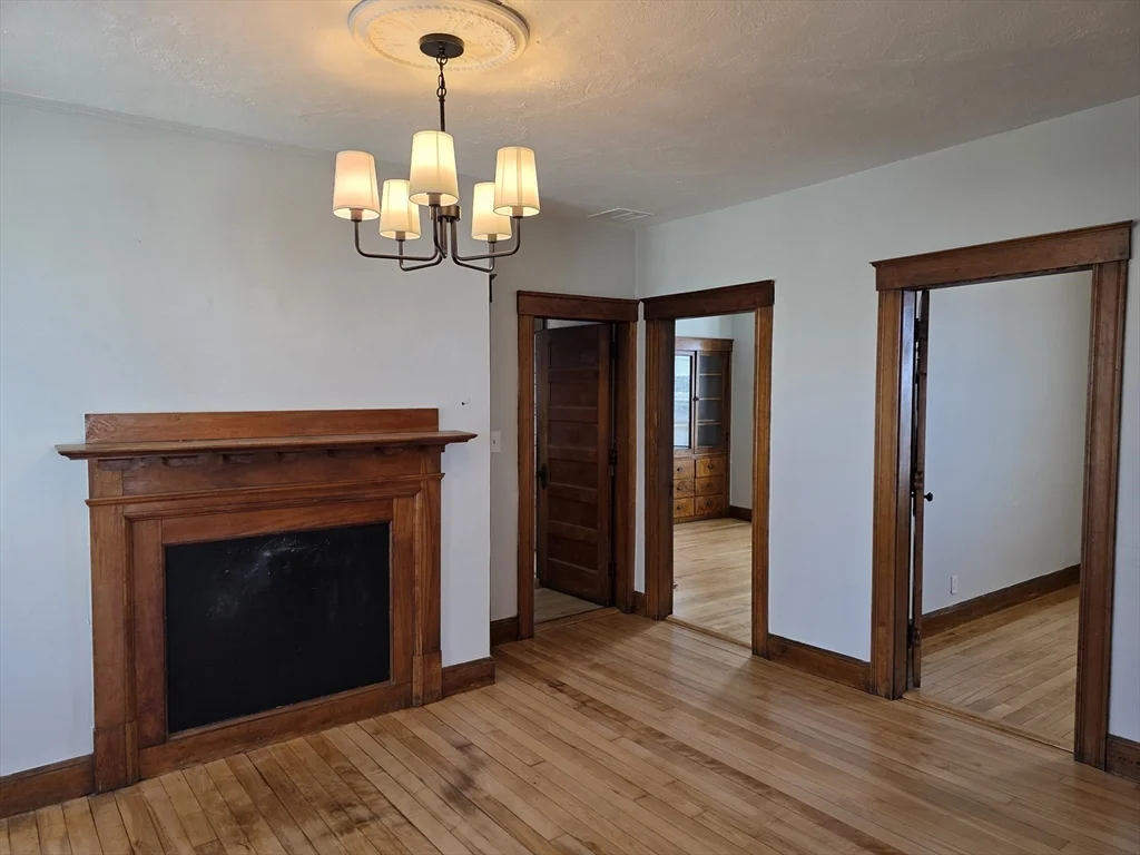 3 bed, 1 bath apartment for rent at 2 Hillside St Unit 3, Worcester — photo 19 of 30