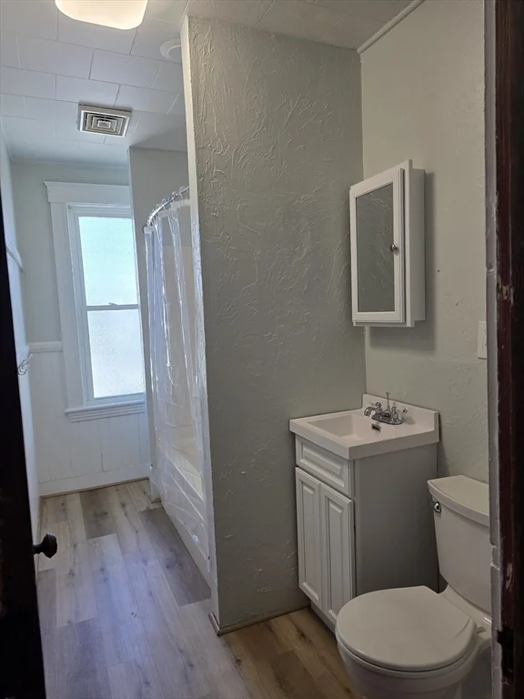 3 bed, 1 bath apartment for rent at 2 Hillside St Unit 3, Worcester — photo 9 of 30