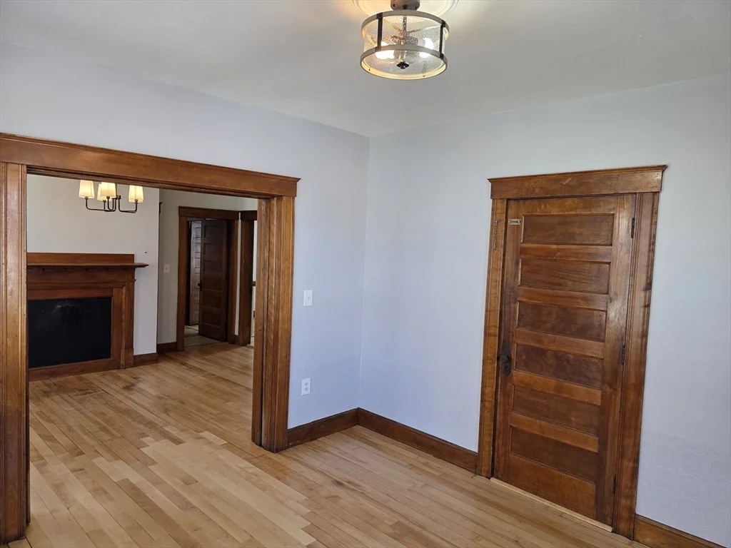 3 bed, 1 bath apartment for rent at 2 Hillside St Unit 3, Worcester — photo 17 of 30