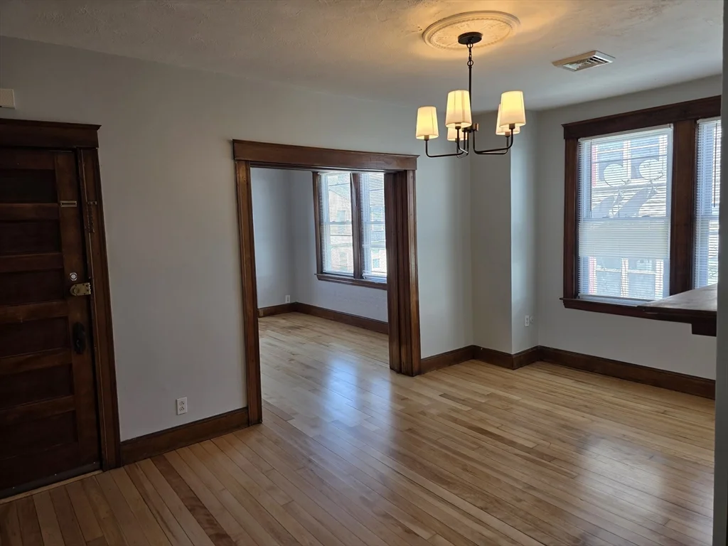 3 bed, 1 bath apartment for rent at 2 Hillside St Unit 3, Worcester — photo 14 of 30