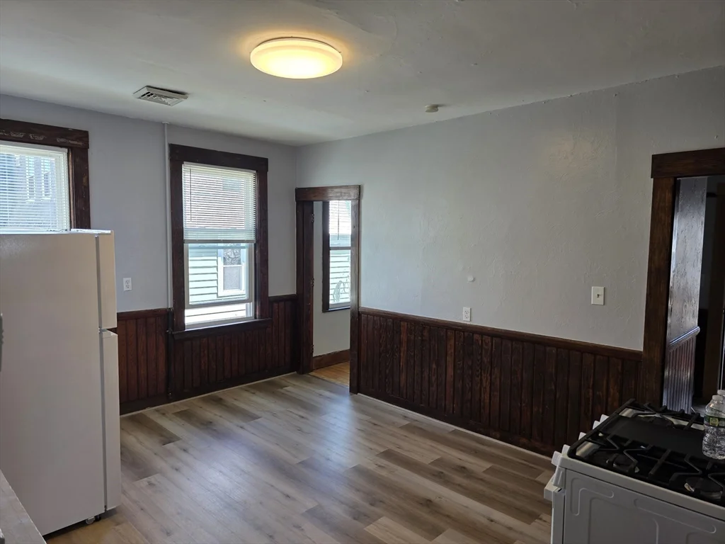 3 bed, 1 bath apartment for rent at 2 Hillside St Unit 3, Worcester — photo 6 of 30