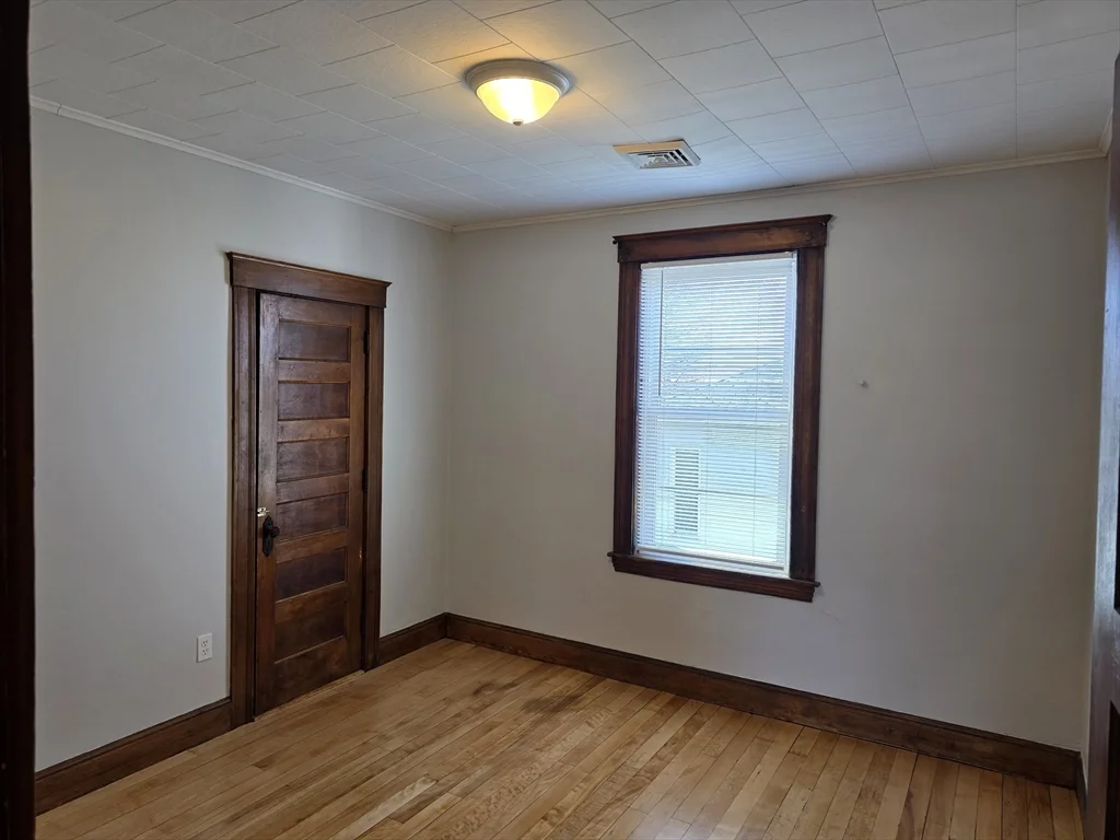 3 bed, 1 bath apartment for rent at 2 Hillside St Unit 3, Worcester — photo 13 of 30