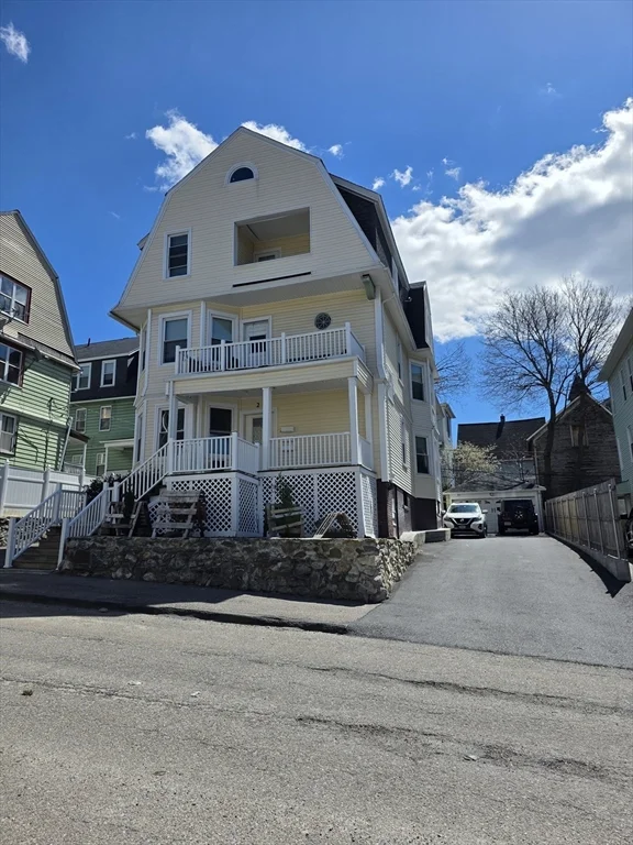 3 bed, 1 bath apartment for rent at 2 Hillside St Unit 3, Worcester — photo 2 of 30