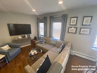 2 bed, 1 bath apartment for rent at 2 Holden Ct Unit 3, North End — photo 2 of 13