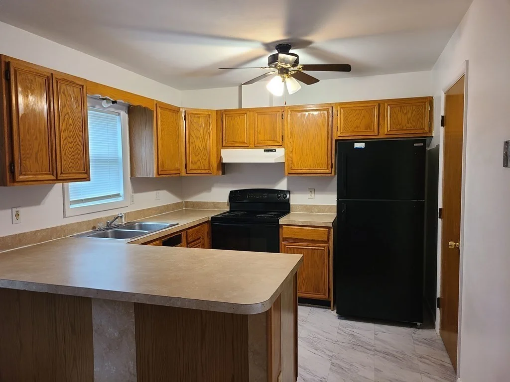 3 bed, 1 bath apartment for rent at 2 Howe Ter Unit 16, Dorchester — photo 2 of 9