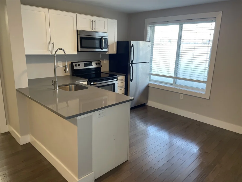 2 bed, 1 bath apartment for rent at 2 Humboldt Pl Unit 1, South Boston — photo 3 of 9
