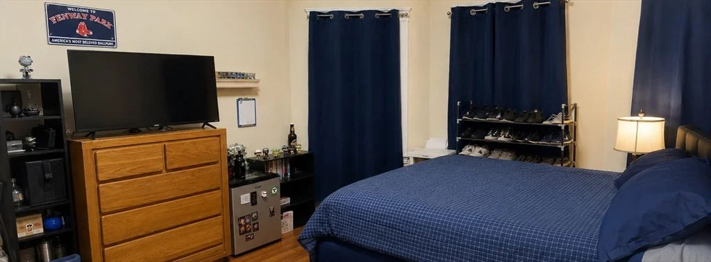 3 bed, 1 bath apartment for rent at 2 Imrie Rd Unit 1, Allston — photo 2 of 5