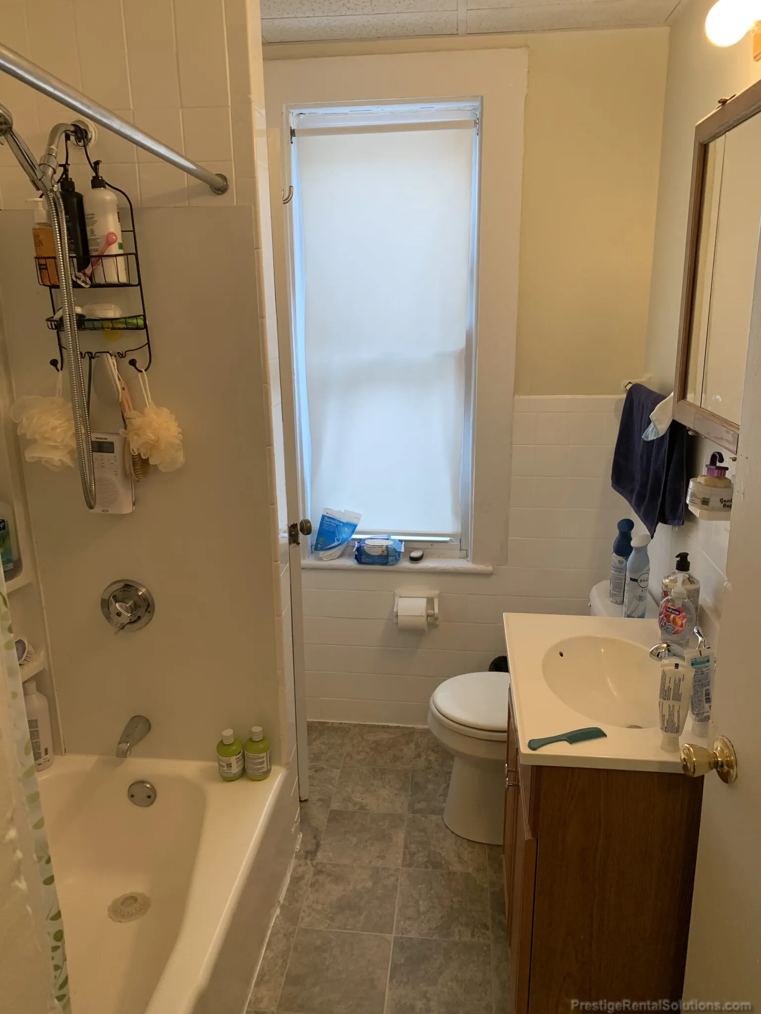 3 bed, 1 bath apartment for rent at 2 Islington Ter Unit 2, Allston — photo 9 of 17