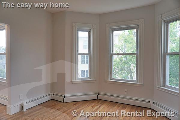 3 bed, 1 bath apartment for rent at 2 Ivaloo St Unit 4-B, Porter Square — photo 3 of 8
