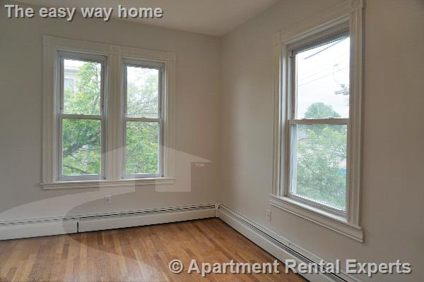 3 bed, 1 bath apartment for rent at 2 Ivaloo St Unit 4-B, Porter Square — photo 5 of 8