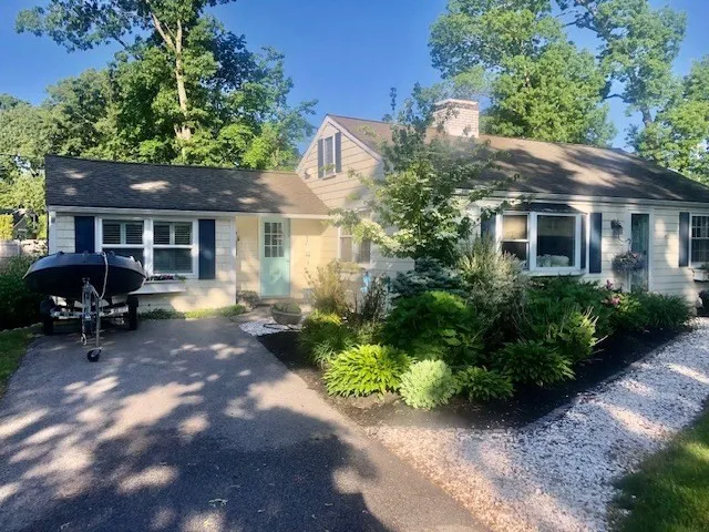 2 bed, 1 bath apartment for rent at 2 Jackson, Scituate — photo 17 of 19