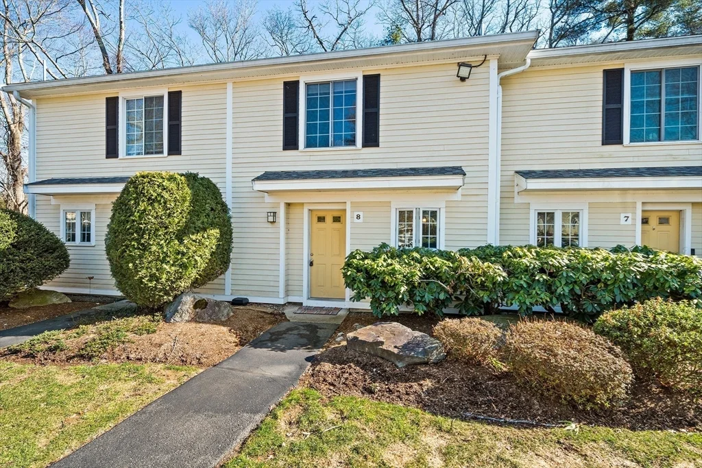 2 bed, 1 bath apartment for rent at 2 Janet Rd Unit 8, South Easton