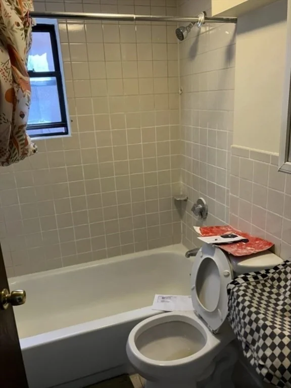 2 bed, 1 bath apartment for rent at 2 Johnny Ct Unit 2, Chinatown — photo 6 of 7