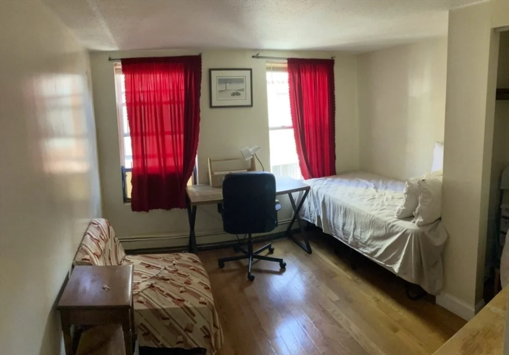 2 bed, 1 bath apartment for rent at 2 Johnny Ct Unit 2, Chinatown — photo 3 of 7