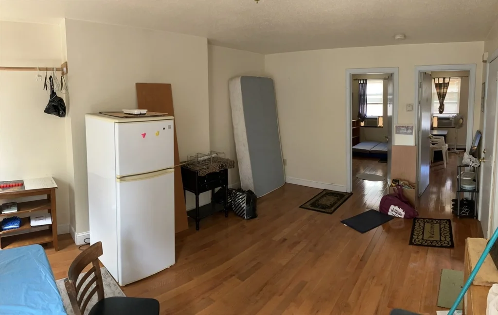 2 bed, 1 bath apartment for rent at 2 Johnny Ct Unit 3, Chinatown — photo 5 of 7