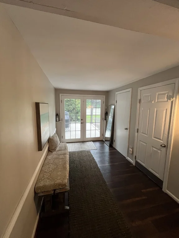 3 bed, 1 bath apartment for rent at 2 Johnson Ln Unit 2, Newbury — photo 14 of 21