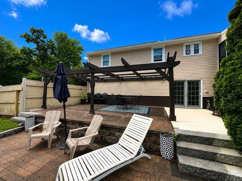 3 bed, 1 bath apartment for rent at 2 Johnson Ln Unit 2, Newbury — photo 18 of 21