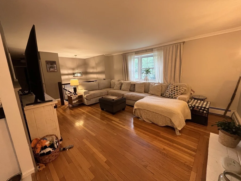 3 bed, 1 bath apartment for rent at 2 Johnson Ln Unit 2, Newbury — photo 7 of 21
