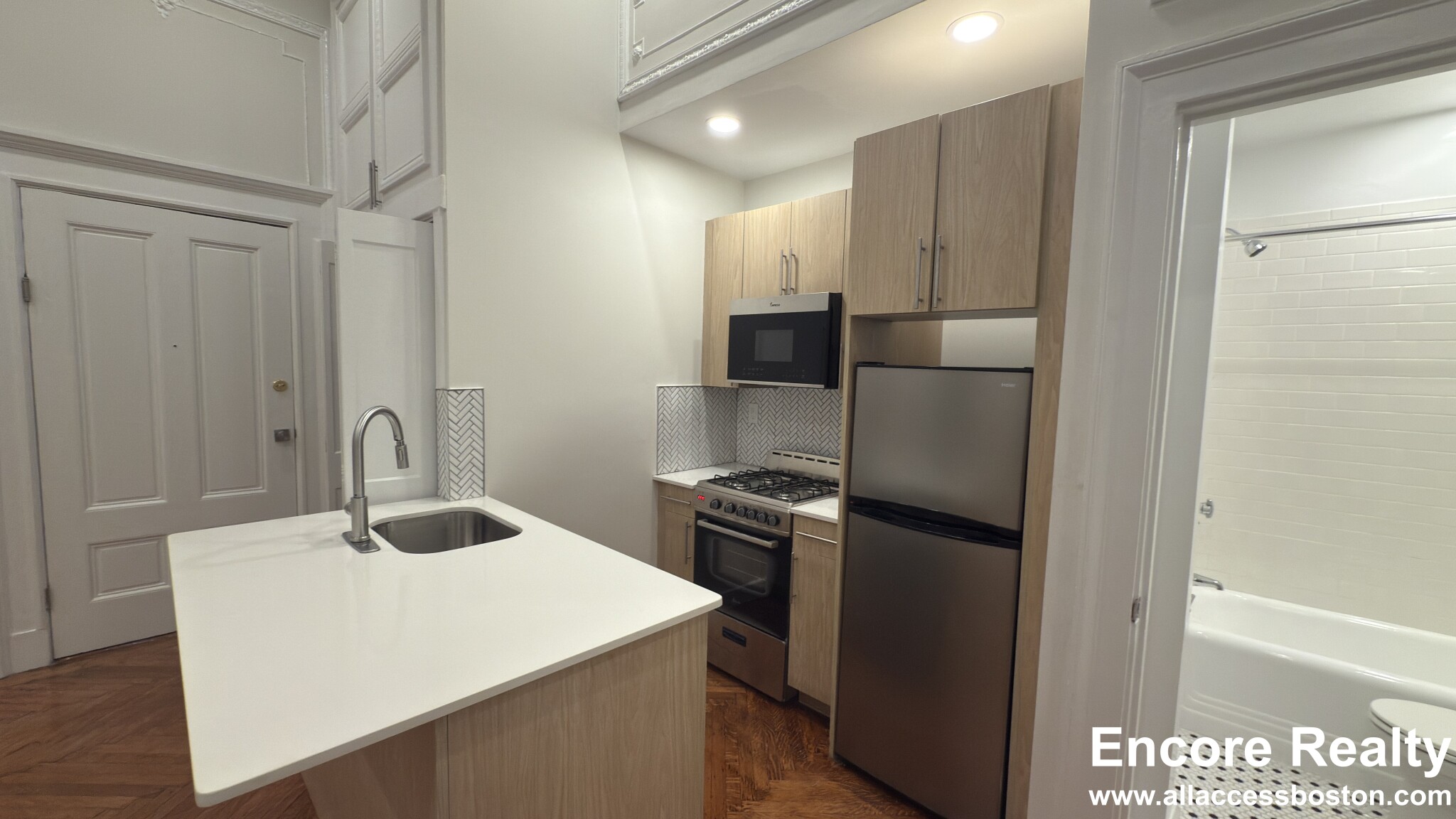 Studio bed, 1 bath apartment for rent at 2 Joy St Unit 5A, Beacon Hill — photo 5 of 16