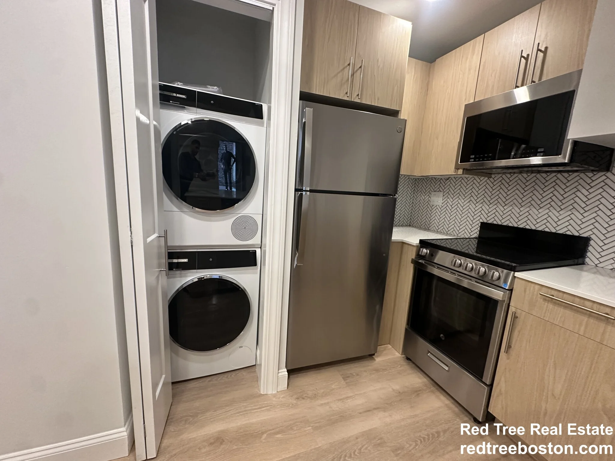 Studio bed, 1 bath apartment for rent at 2 Joy St Unit B, Beacon Hill — photo 4 of 9