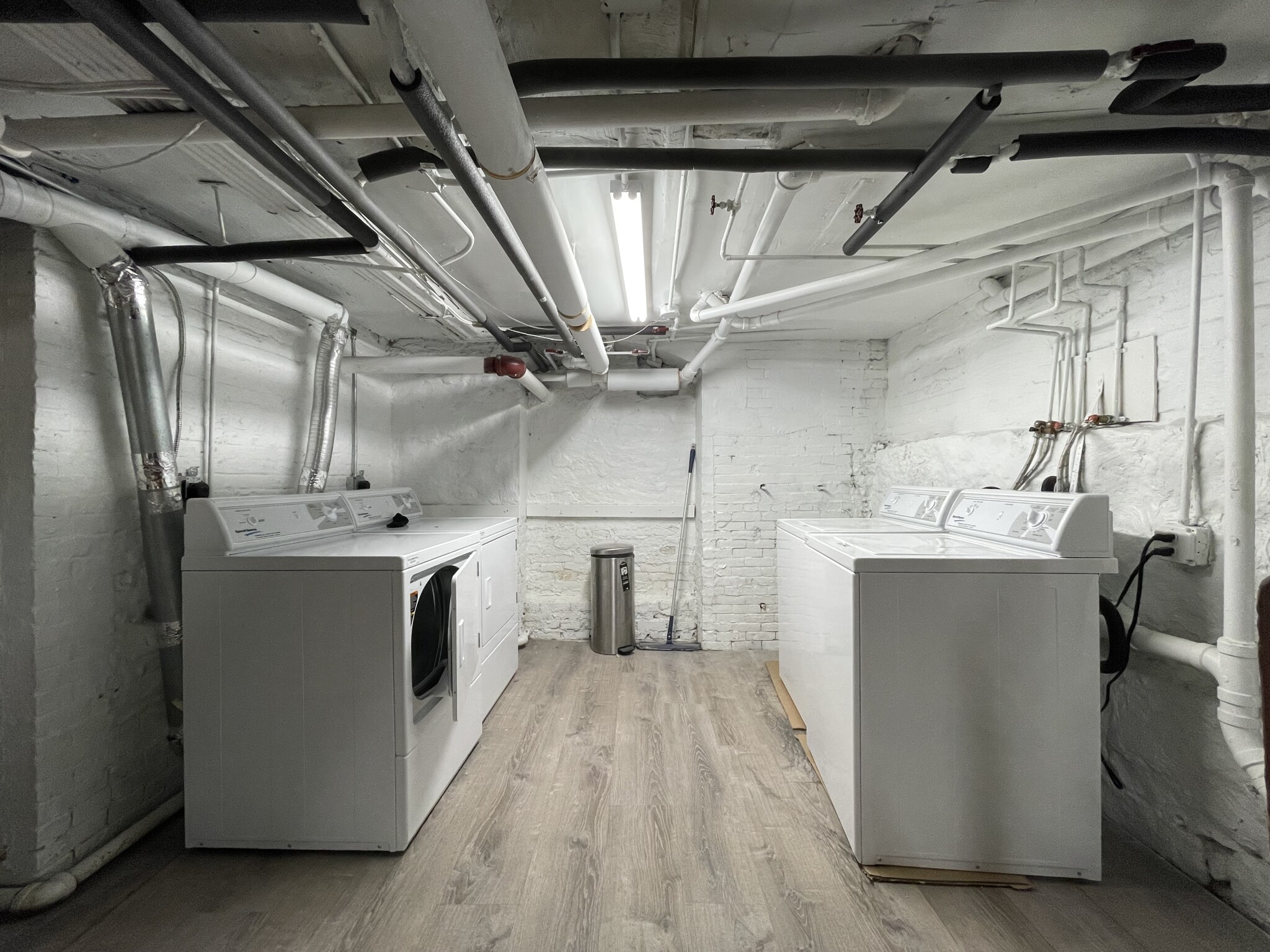 Studio bed, 1 bath apartment for rent at 2 Joy Unit 1, Beacon Hill — photo 2 of 2