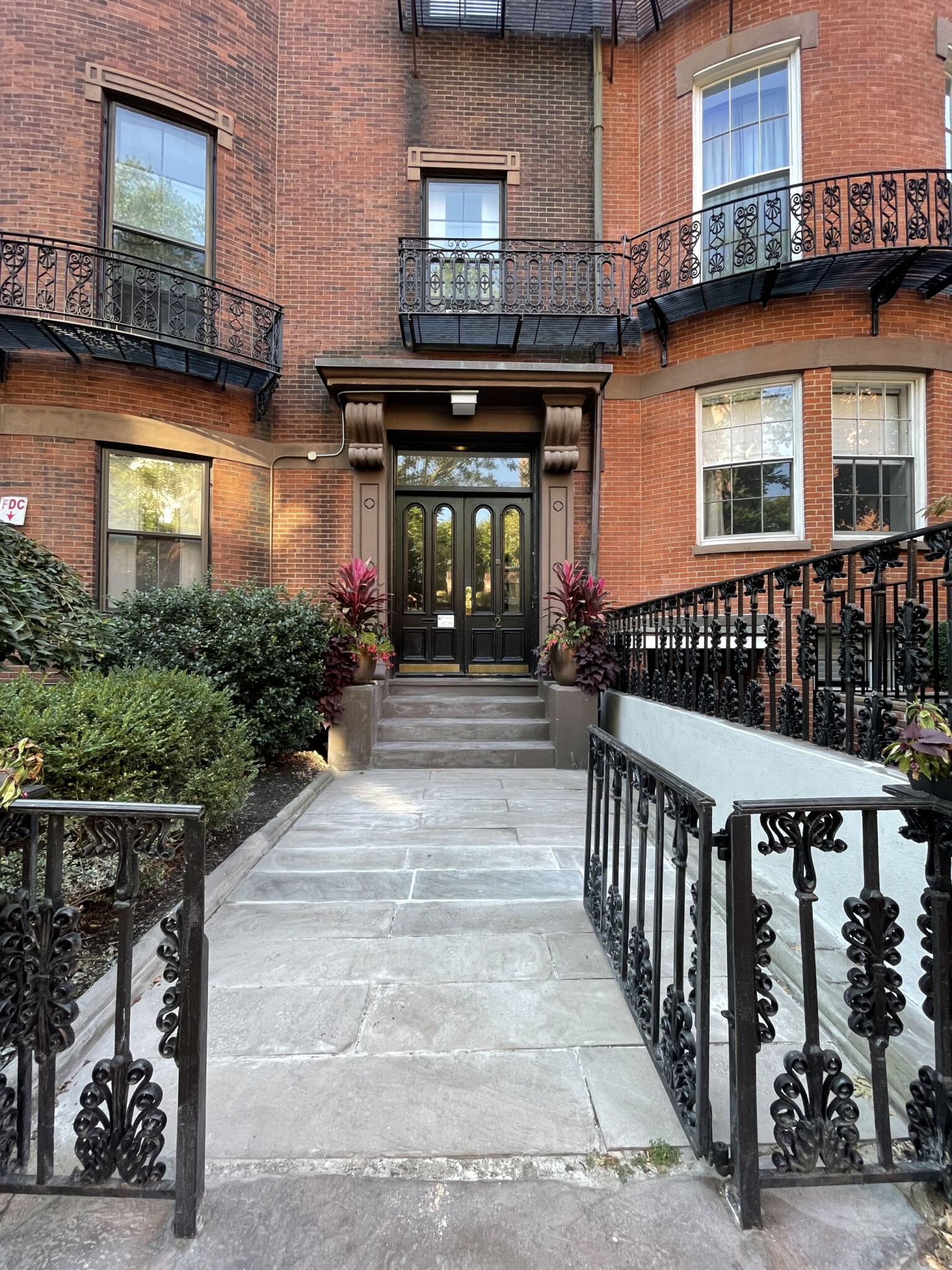Studio bed, 1 bath apartment for rent at 2 Joy Unit 2, Beacon Hill