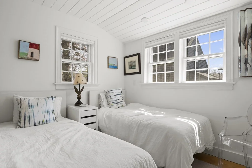 2 bed, 1 bath apartment for rent at 2 Kite Hill Ln, Nantucket — photo 8 of 14