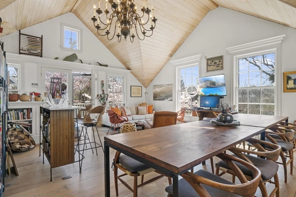 2 bed, 1 bath apartment for rent at 2 Kite Hill Ln, Nantucket — photo 3 of 14