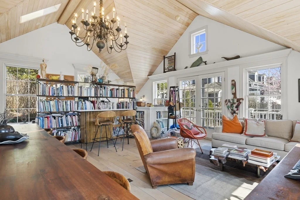 2 bed, 1 bath apartment for rent at 2 Kite Hill Ln, Nantucket — photo 4 of 14