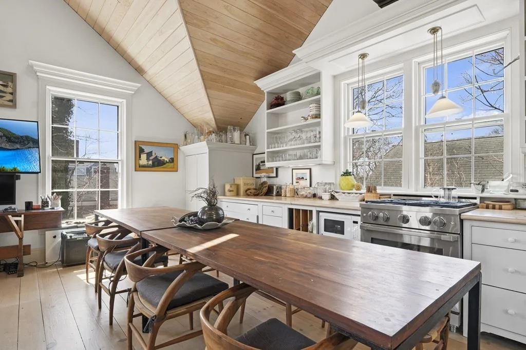 2 bed, 1 bath apartment for rent at 2 Kite Hill Ln, Nantucket — photo 6 of 14