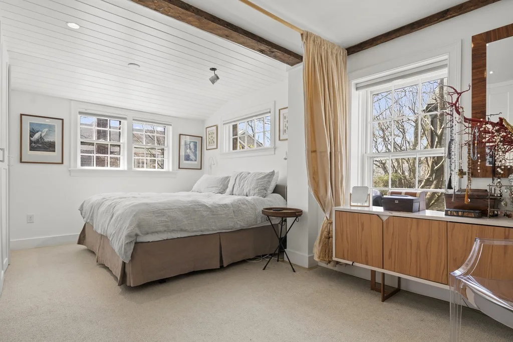 2 bed, 1 bath apartment for rent at 2 Kite Hill Ln, Nantucket — photo 9 of 14