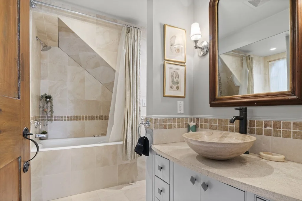 2 bed, 1 bath apartment for rent at 2 Kite Hill Ln, Nantucket — photo 10 of 14