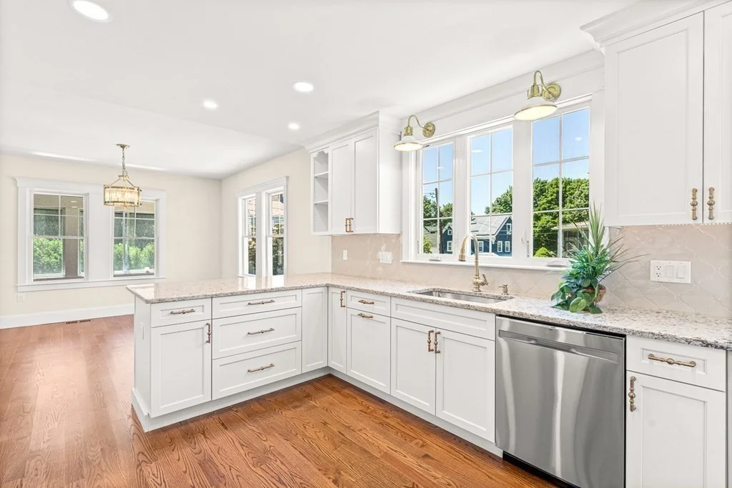 3 bed, 2 bath apartment for rent at 2 Knollwood Ave, Woburn