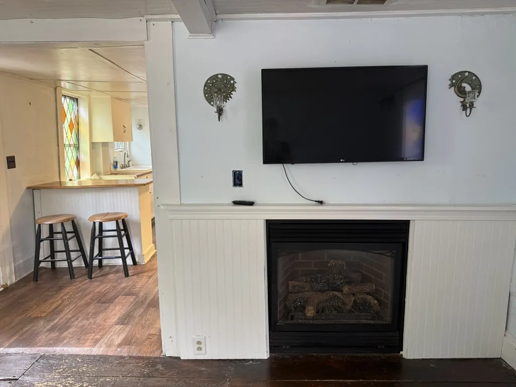 2 bed, 1 bath apartment for rent at 2 Lebaron Aly, Downtown — photo 9 of 20