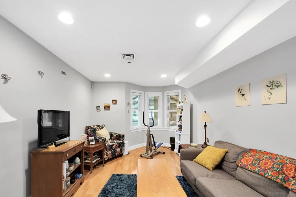 1 bed, 1 bath apartment for rent at 2 Lee Hill Rd Unit 8, Roslindale