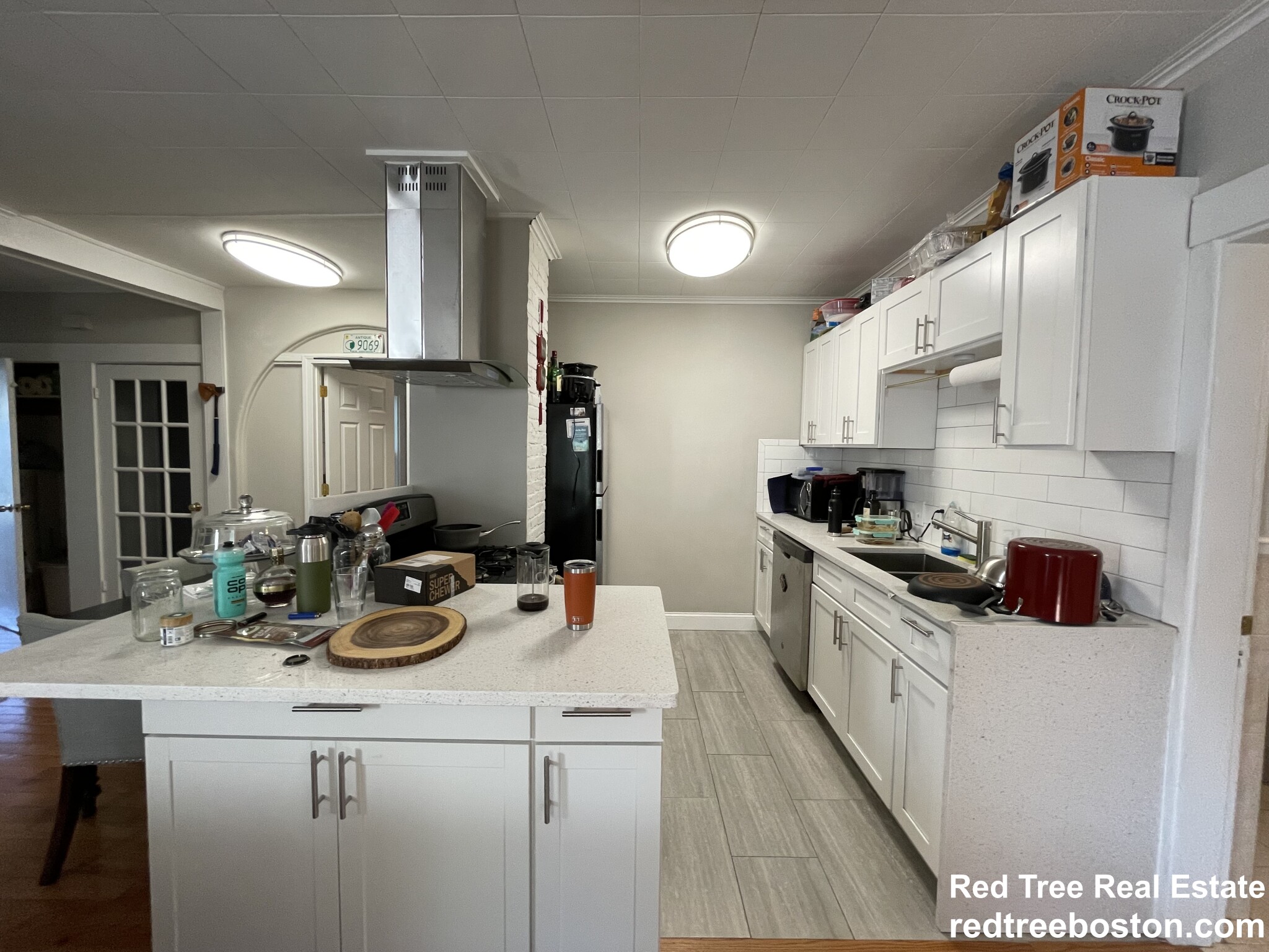 2 bed, 1 bath apartment for rent at 2 Lexington St Unit 2, Woburn — photo 1 of 21